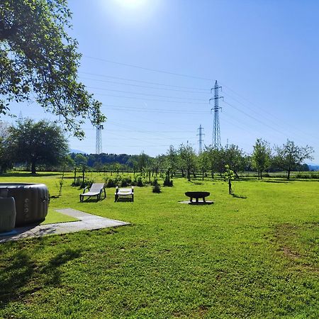 Villa Silent Orchard Naklo Esterno foto