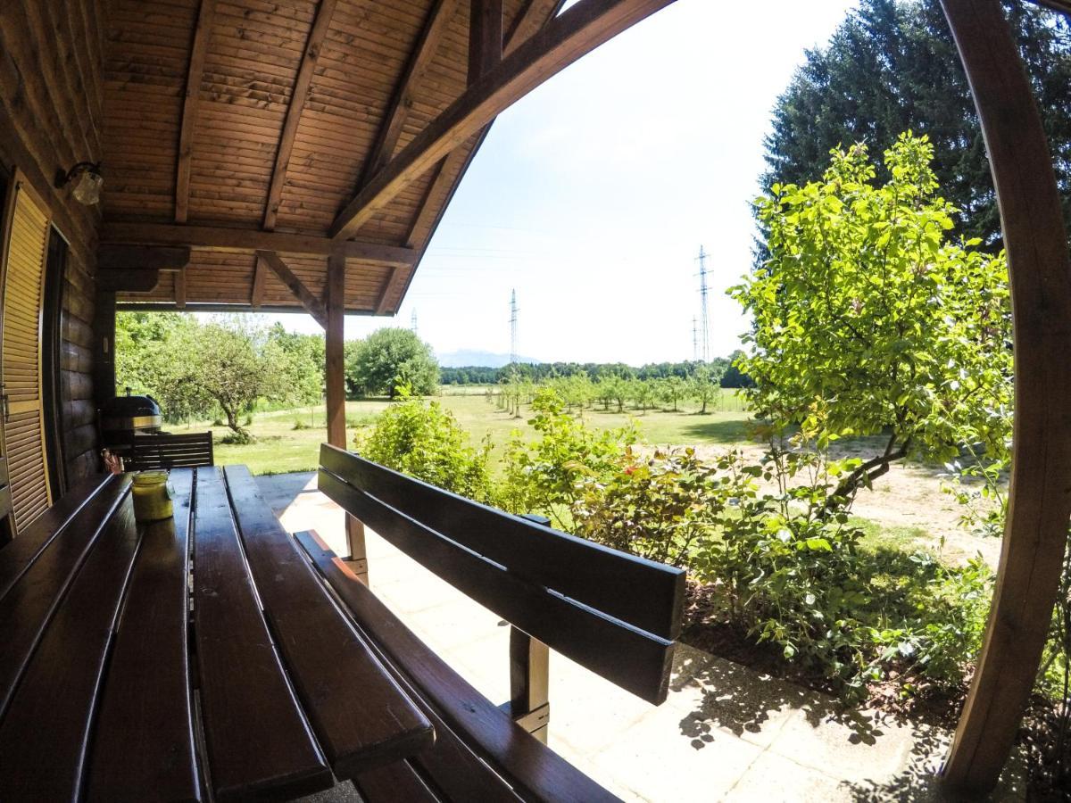 Villa Silent Orchard Naklo Esterno foto