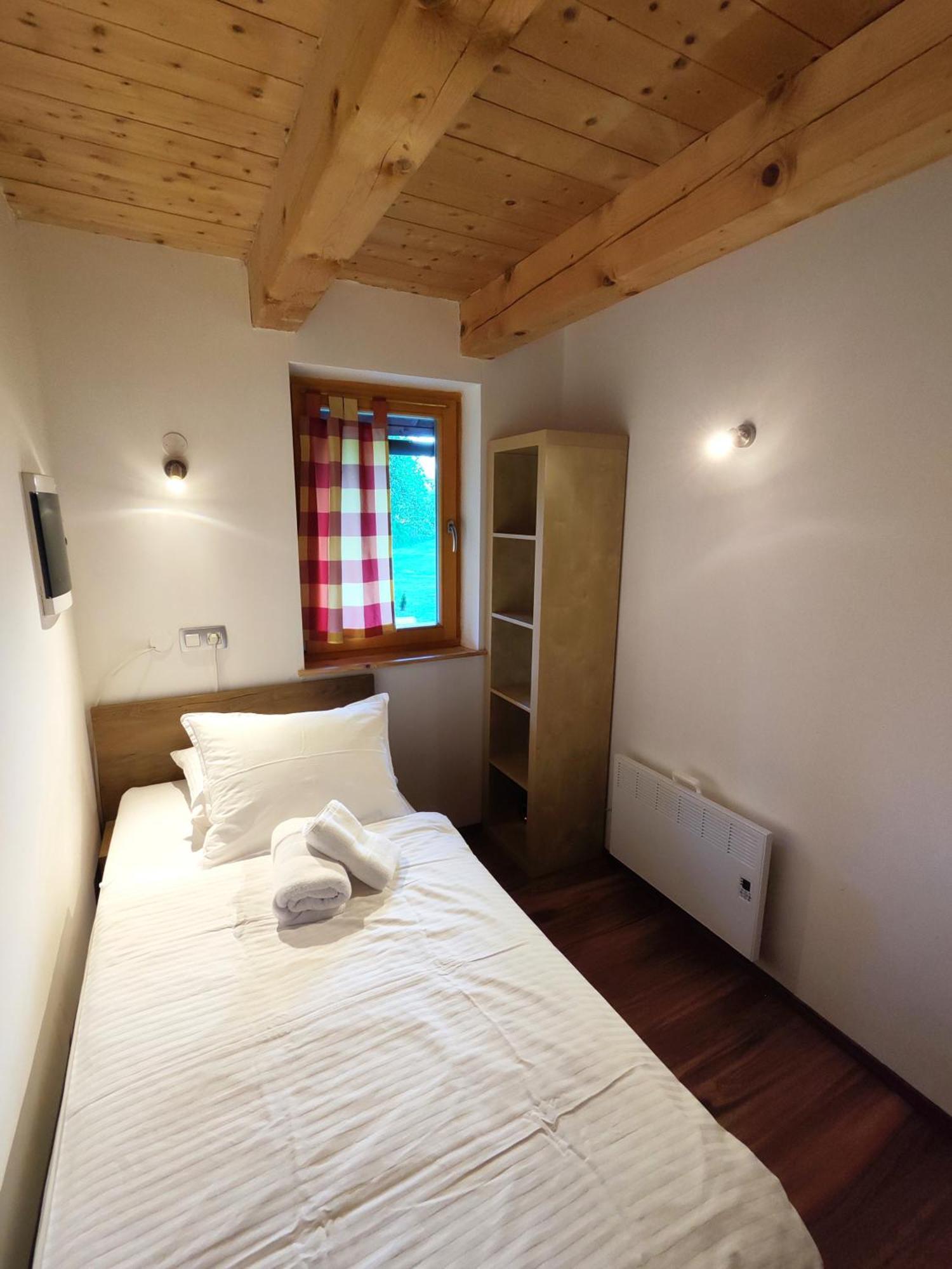 Villa Silent Orchard Naklo Esterno foto