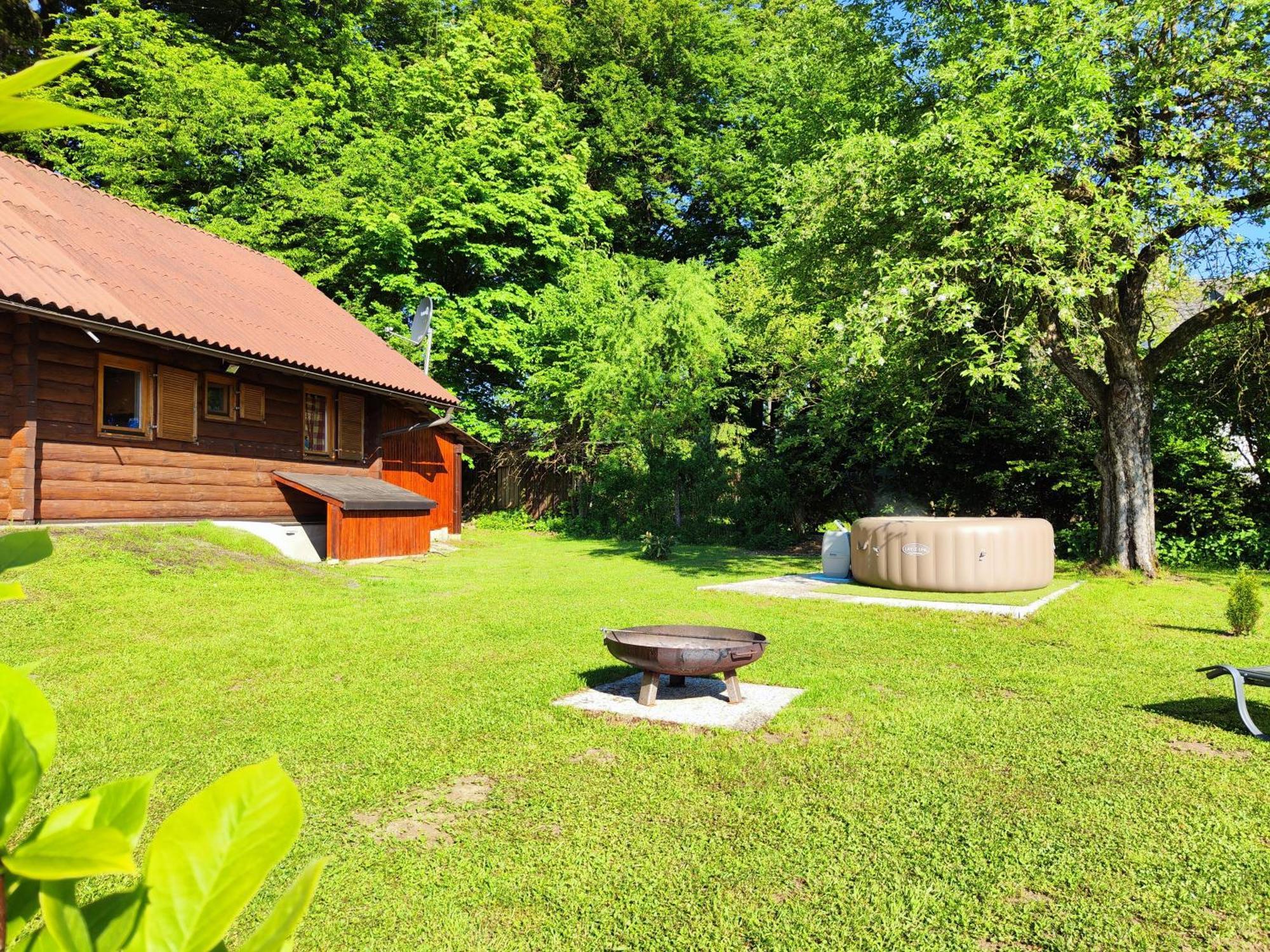 Villa Silent Orchard Naklo Esterno foto