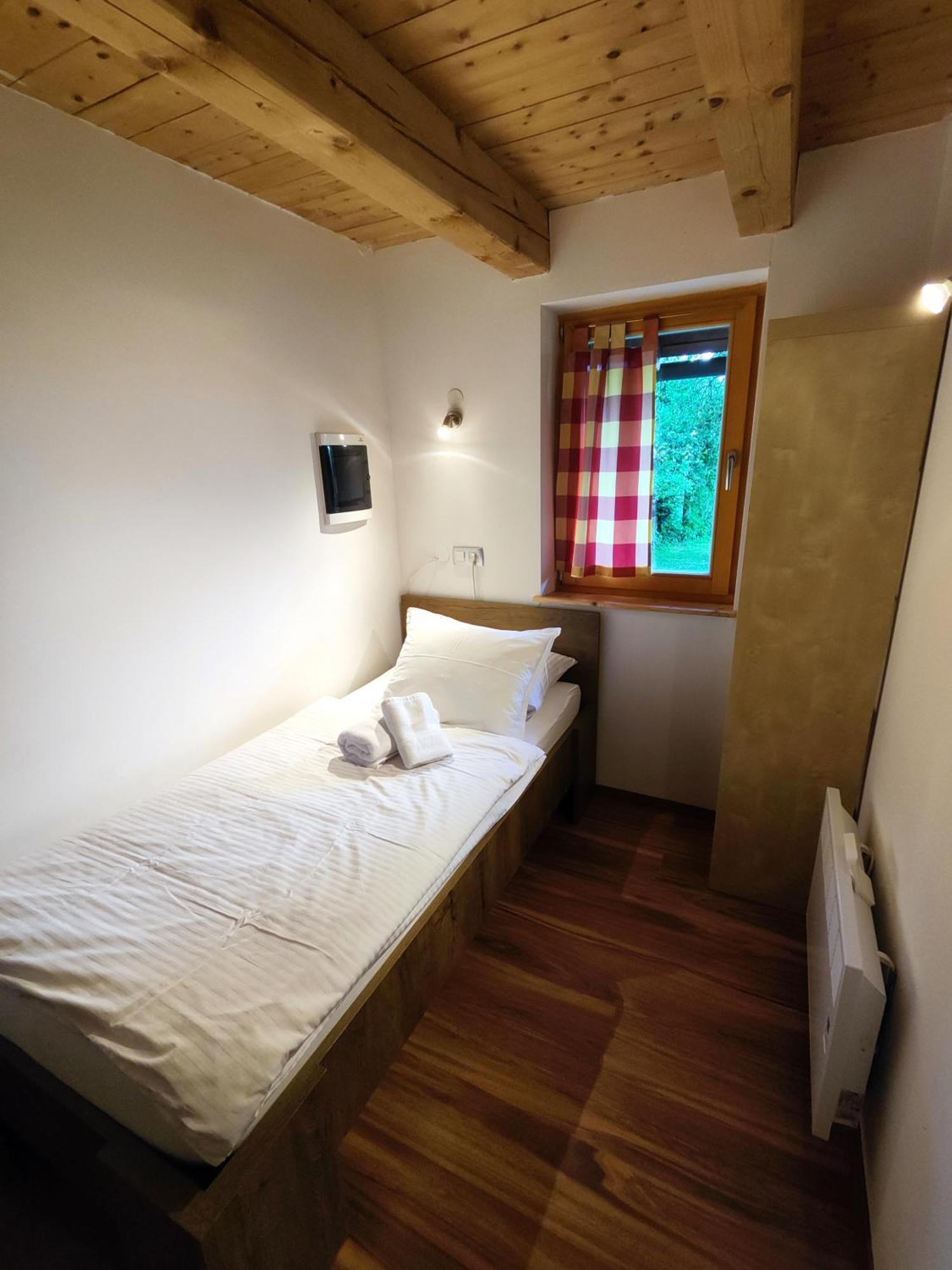 Villa Silent Orchard Naklo Esterno foto