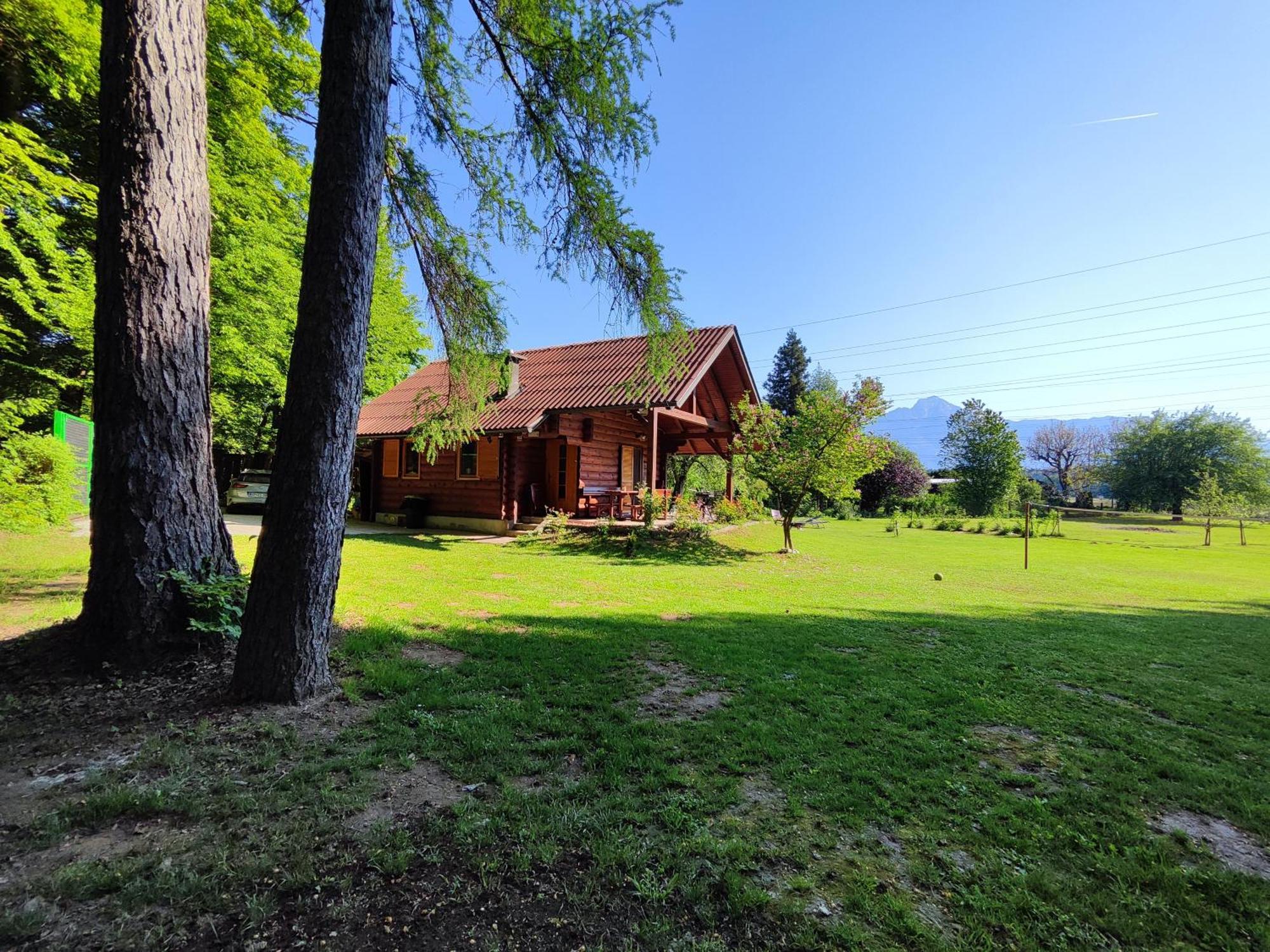 Villa Silent Orchard Naklo Esterno foto