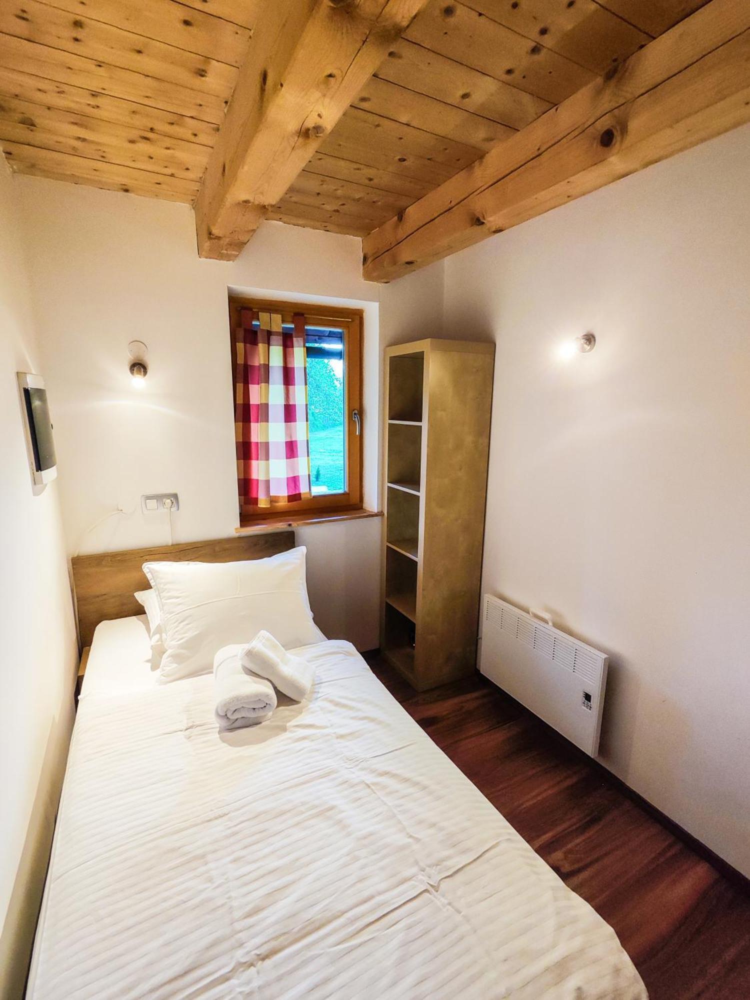Villa Silent Orchard Naklo Esterno foto