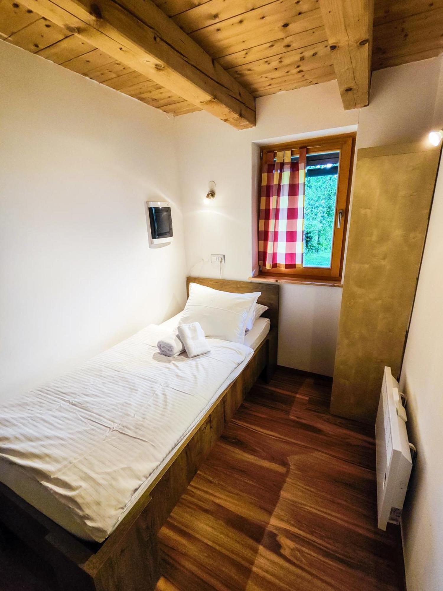 Villa Silent Orchard Naklo Esterno foto